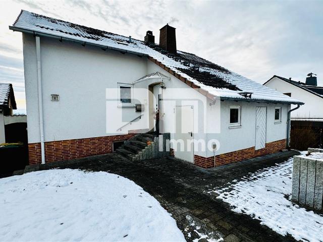 R eserviert! Teilsaniertes Traumhaus in begehrter Lage auf großem Grundstück mit Panoramablick