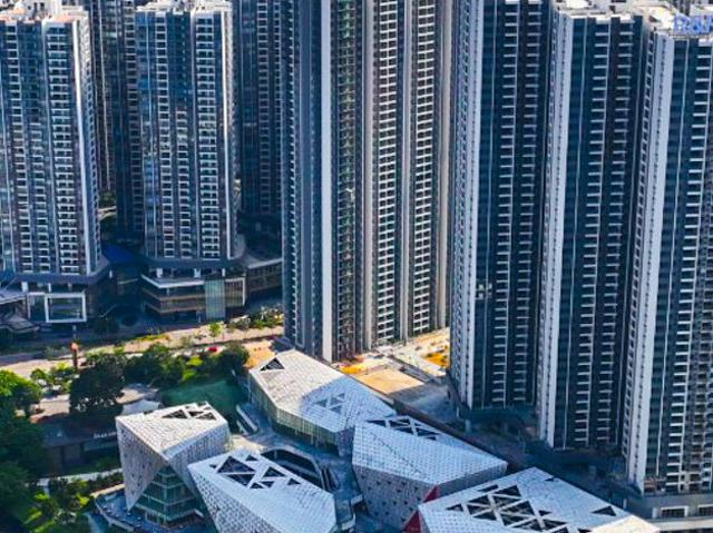 R&F Condo Direct Link to ICQ and shopping mall facility