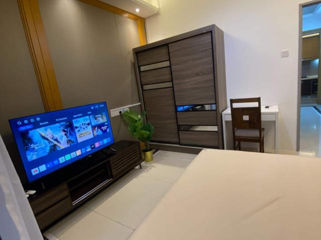 R&F Sea View Big Balcony Room with Smart TV
