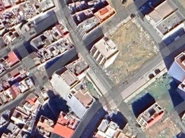 ارض في تجزئة اندلس محفظة فيها 2 فرشادات