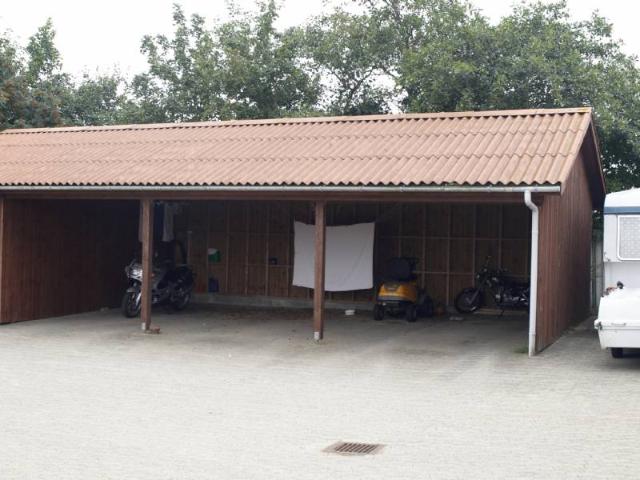 Rækkehus med egen have og carport i Sørvad