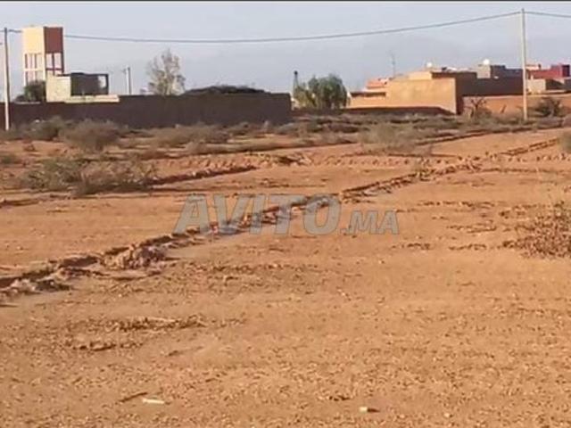 ارض للبيع صالحة للبناء قرب الماء والكهرباء