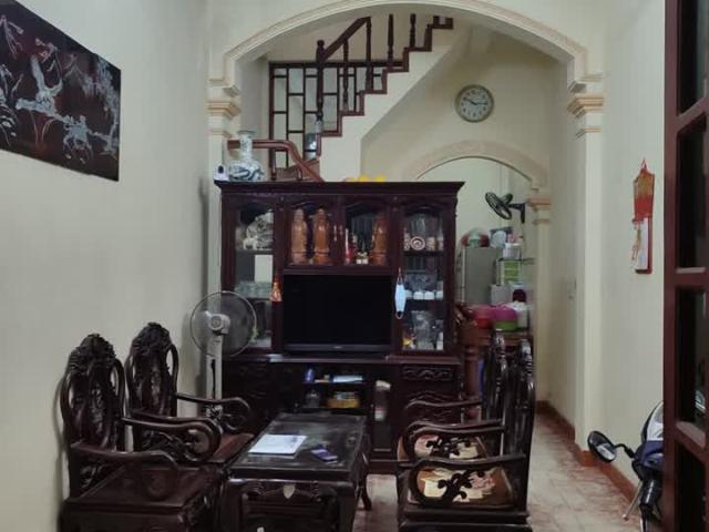 Rẻ Sập Sàn Bán Nhà Thịnh Quang 40M 4T Giá Chỉ 5.8 Tỷ
