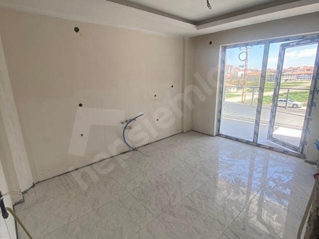 RŞT GAYRİMENKUL DEN YÜKSELEN BÖLGELERİ OLAN YENİ CİMŞİT MH. DE SATILIK 2+1 EBEVYN BANYOLU FULL DAİRE