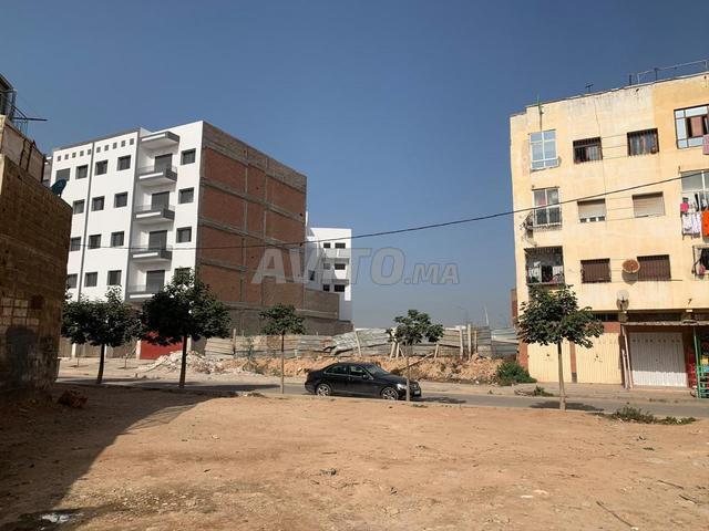 R 4 Jolie Terrain 809m2 a abdelmomen casa