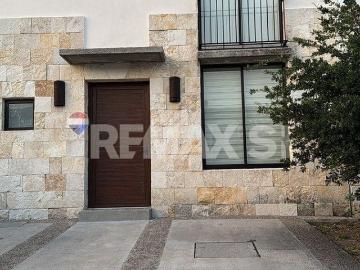 RCR CASA RENTA EL REFUGIO PROVIDENCIA