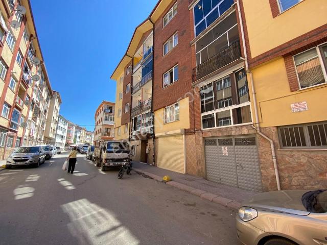 Çırağan Emlak'tan Bahçelievler Mahallesi Cadde Yakını 3+1 Daire