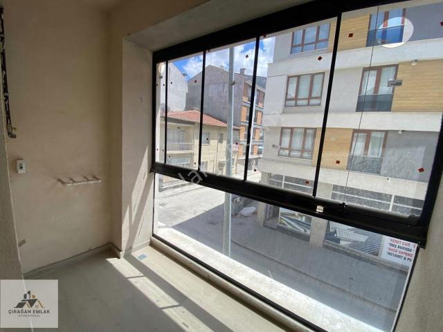 Çırağan Emlak'tan Derman Caddesinde Sıfır Teraslı 2+1 Daire