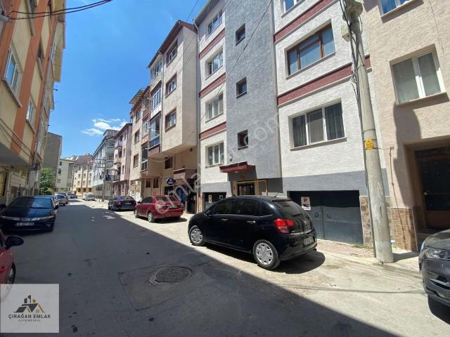 Çırağan Emlak'tan Kırmızı Toprak Mah.bakımlı 3+1 Daire