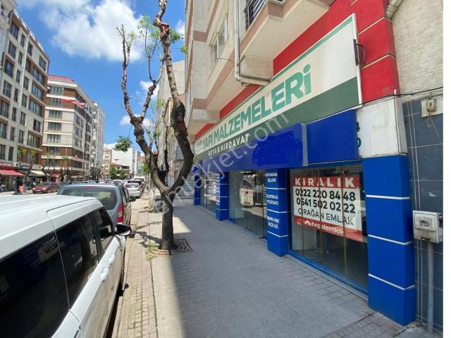 Çırağan Emlak'tan Sakarya 1 Cad. Üzerinde Köşebaşı 230 M2 Mağaza
