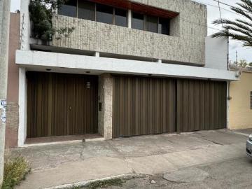 RAM CASA MUY CENTRICA EN VENTA, FRACC. PRIMAVERA
