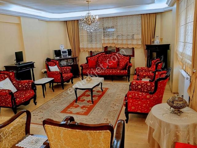 Ram Invest'ten Bahçelievler'de Eşyasız 200 M2 Satılık 3+1 Daire