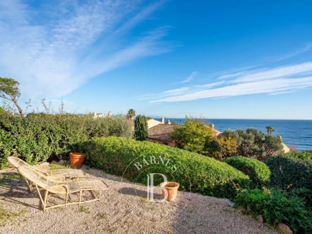RAMATUELLE BONNE TERRASSE APPARTEMENT AVEC VUE MER ET JARDIN