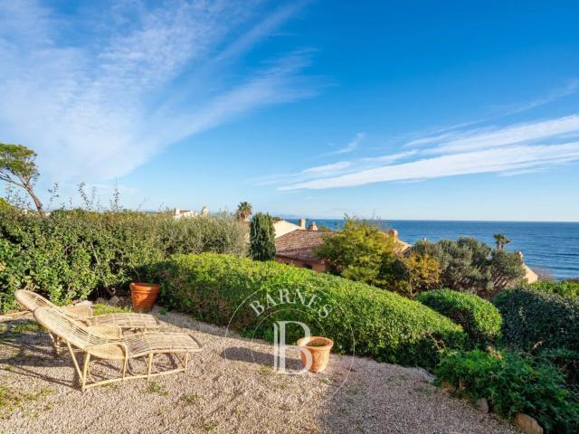 RAMATUELLE BONNE TERRASSE APPARTEMENT AVEC VUE MER ET JARDIN