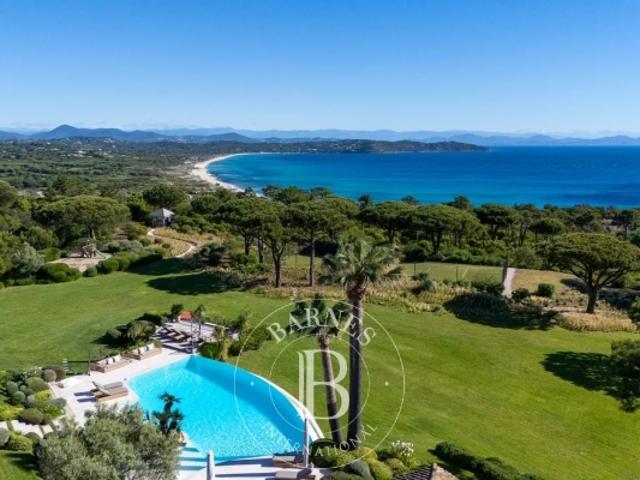 RAMATUELLE PROPRIETE D'EXCEPTION VUE MER PISCINE TENNIS
