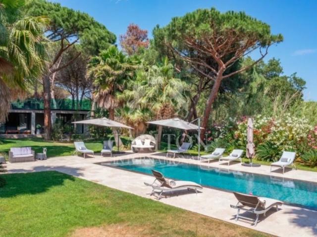 RAMATUELLE Villa contemporaine à pied de la plage