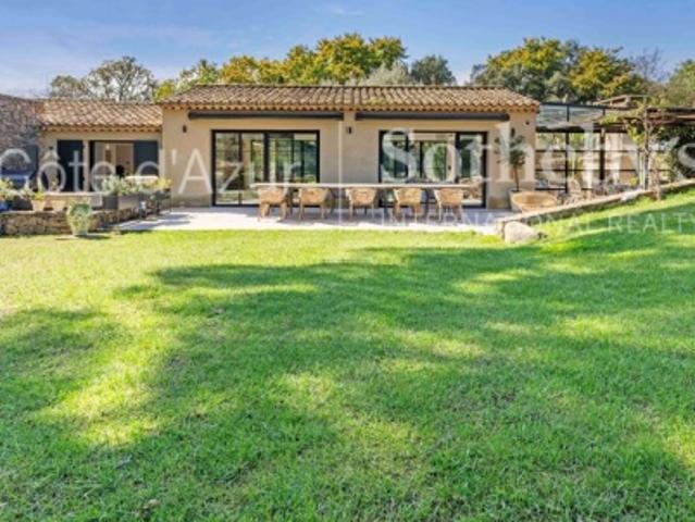 Ramatuelle: villa contemporaine de style provençal avec piscine au cœur des vignobles