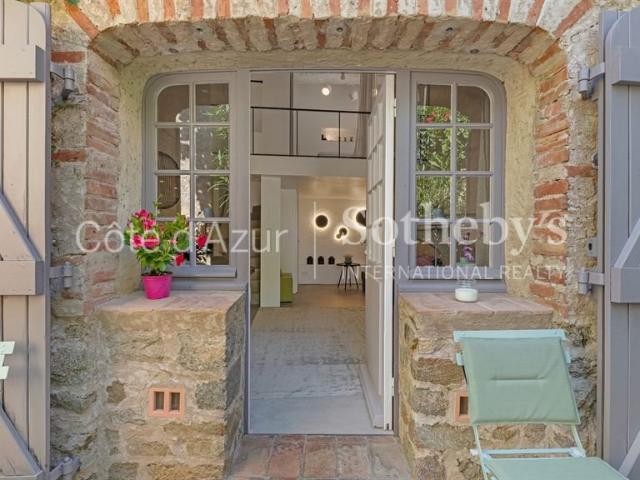 Ramatuelle village maison en pierre rénovée avec charme prov. 44m² Ramatuelle