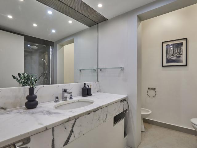 Rameo 2 bedrooms with balcony in Trocadéro