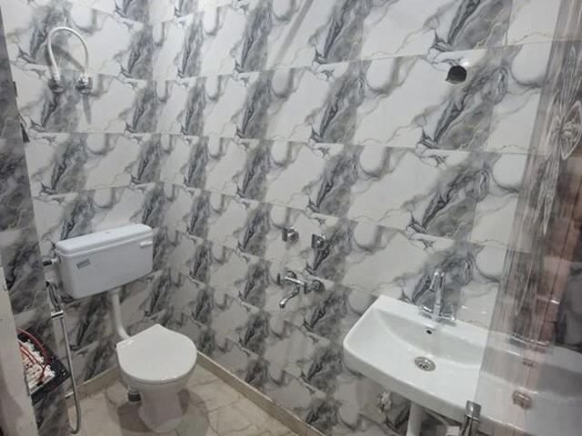 Ramesh Nagar, West Delhi 2 Bedroom 100 Sq. Yd. Builder Floor in Ramesh Nagar Delhi Listing ID: #10420