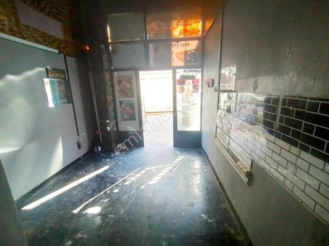 Rami Yenimahalle'de Düzlükte Cadde Yakını