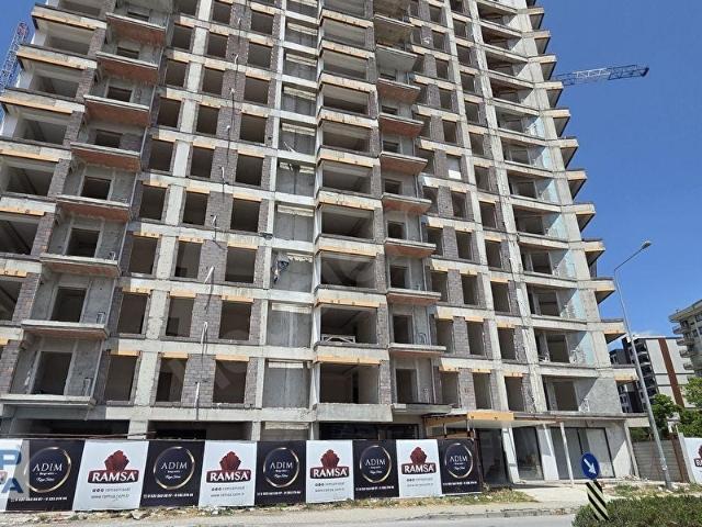Ramsa Adım Kaya Sitesinde Caddeye Bakan Orta Blok 3. KAT