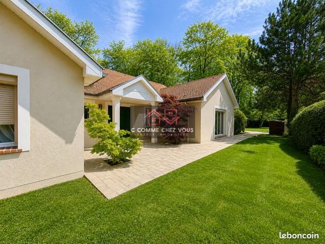 Ranch 8 pièces 270 m²