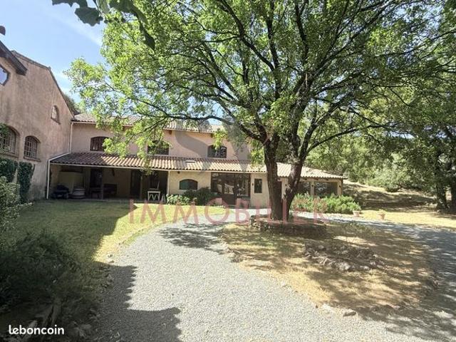 Ranch 18 pièces 600 m²