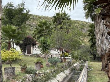 Rancho Don Luis a pie de carretera Rustico