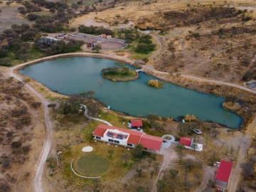 Rancho en Venta, Casa con Lago, Caballerizas y Lienzo Charro 124 Hectáreas