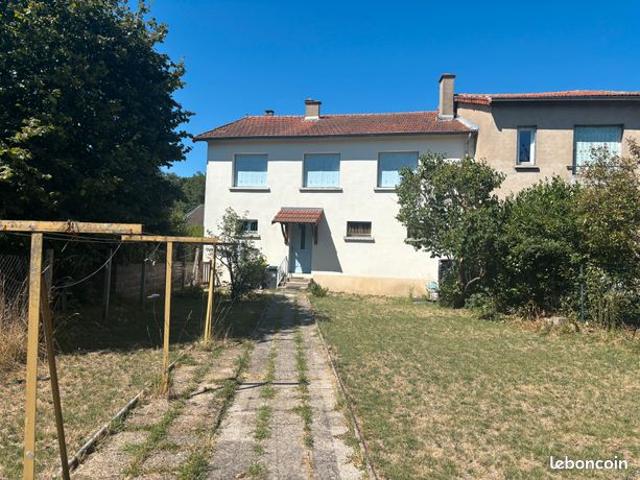 Randan centre ville maison t5 123 m² + 379 m² terrain