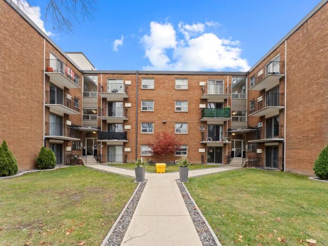 Randal Court Apartments