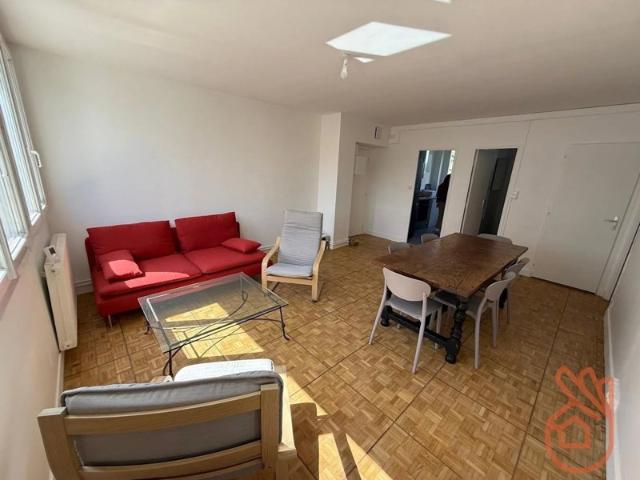 Rangueil Appartement 5 pièces MEUBLÉ avec deux balcons et une cave 200 mètres métro Rangueil