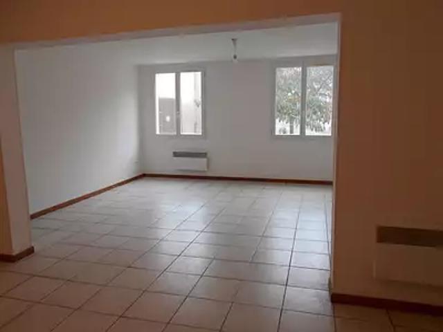 Rabastens 81800 Location appartement 2 pièces t2 au dernier étage