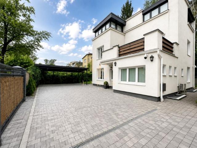 Racławicka 350 m², Warszawa