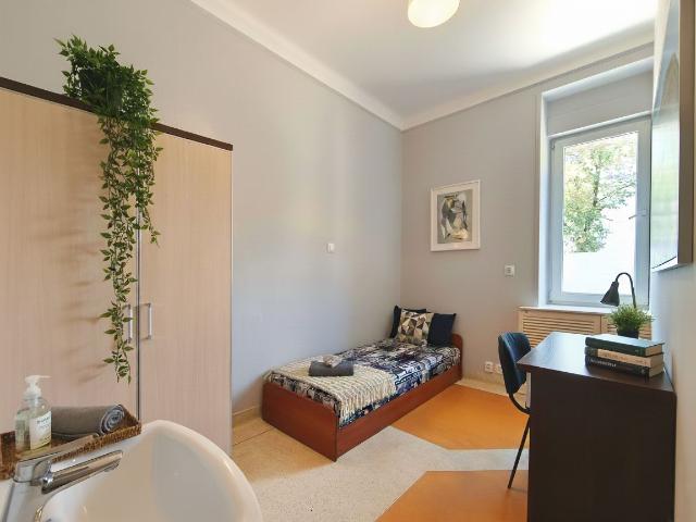 Radwańska 16, pokój 1 osobowy nr 5