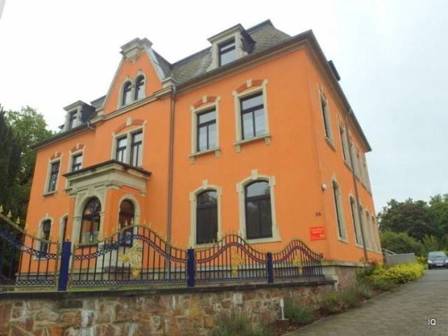 Radebeul Lindenau: Kleine 2 Zimmer Singlewohnung mit Laminatboden und ebenerdiger Dusche