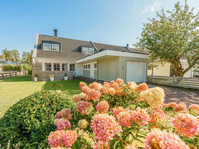 Radhus till salu på Abborrvägen 13, Hanemåla, Nybro – Booli