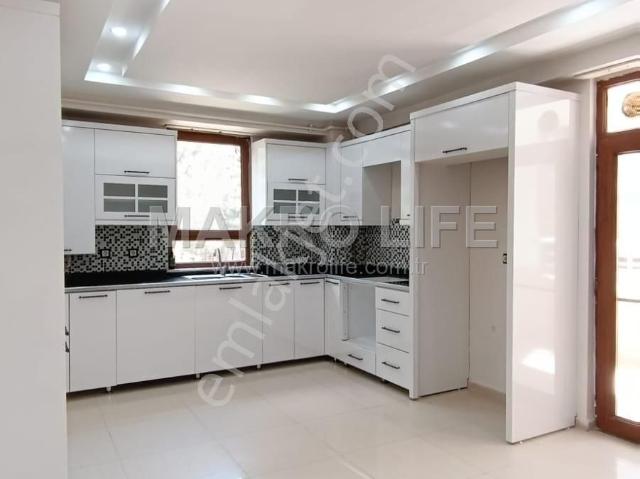 Radison Arkasında Acil Satılık 4+1 Daire
