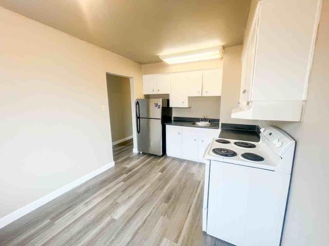 Rae 4050 Studio Apartment for Rent at 4050 Rae St, Regina, SK S4S 3A3 Albert Park