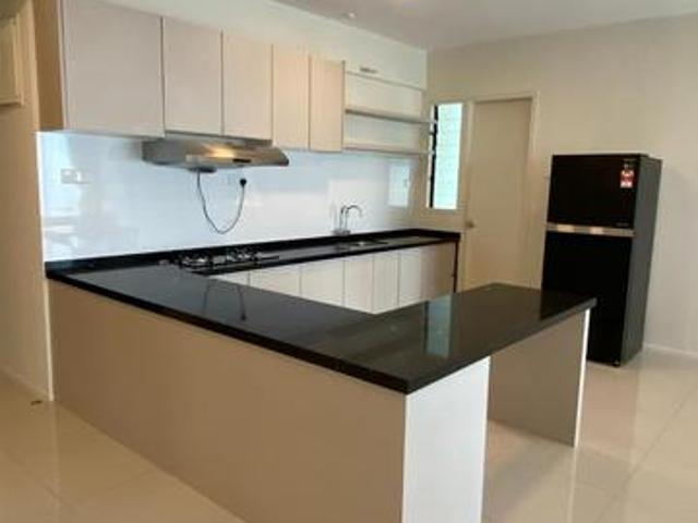 Raffel Tower 1600sq Fully Furnished 2 Carparks Minden Height