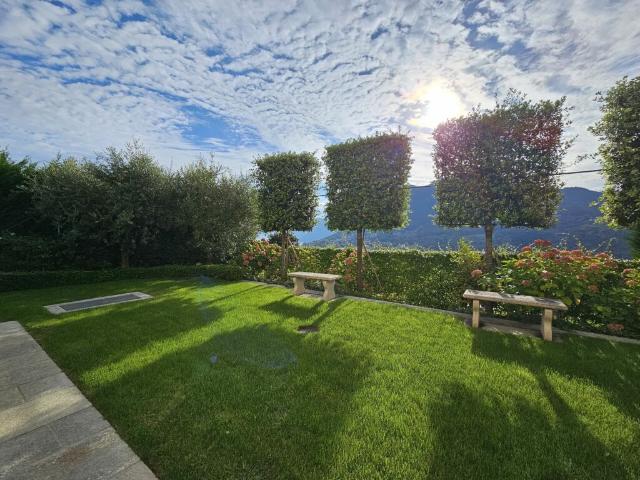 Raffinato monolocale con terrazza e giardino