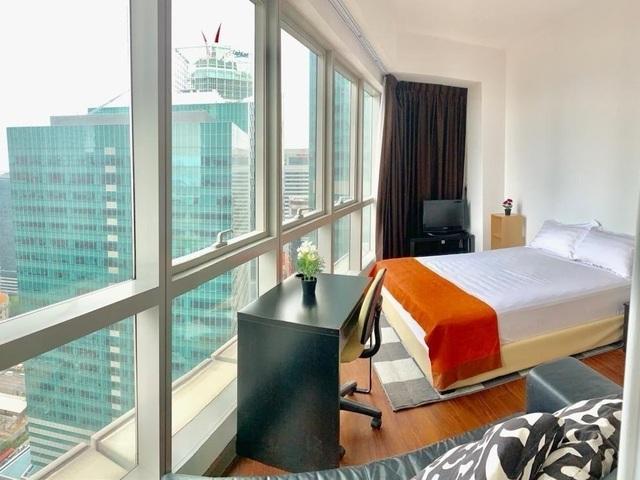 Raffles Place MRT Big Queen Room with Wonderful Views.CBD/Downtown MRT