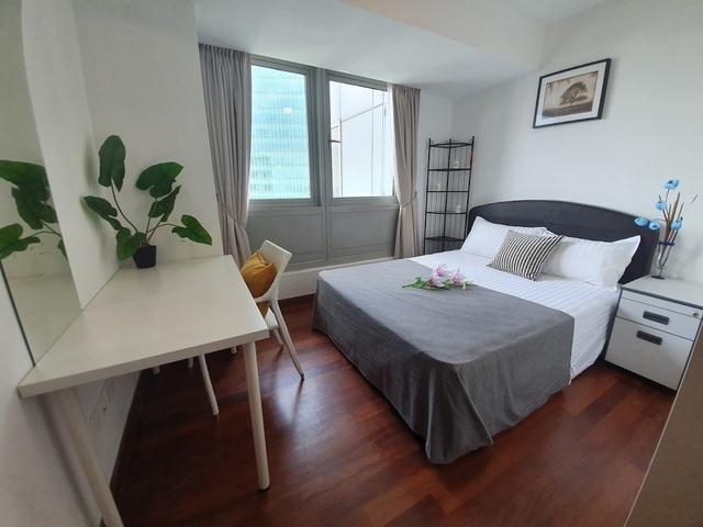 Raffles place MRT High floor Queen Room @ Central Business District