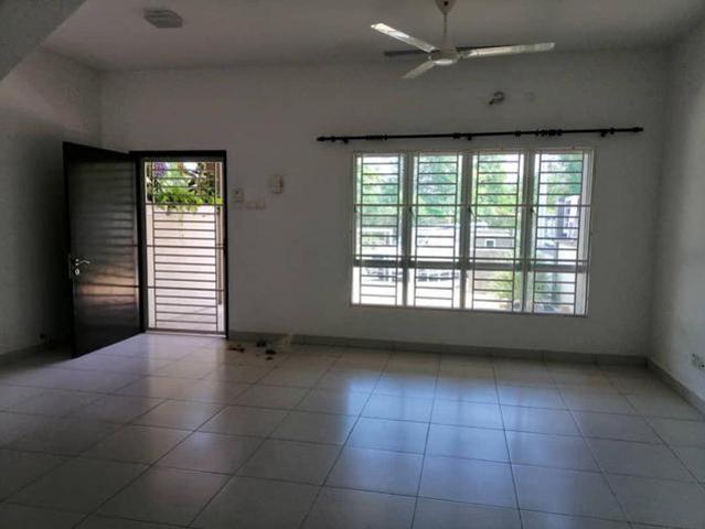 RafflesiaTaman PelangiSemenyih2storey Refurbish new paint for sale