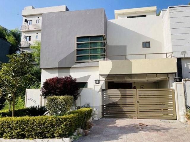 Rafi Block 5 Marla Owner Build House Prime Location With Gas