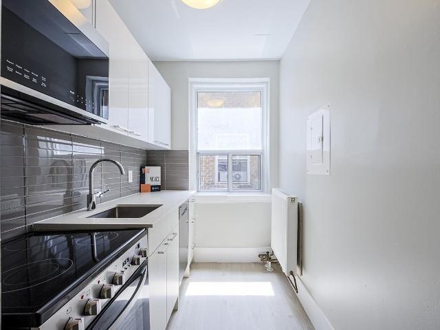 Raglan Gardens 2 Bedroom Apartment for Rent at 54 Raglan Ave, Toronto, ON M6C 2L1 Cedarvale