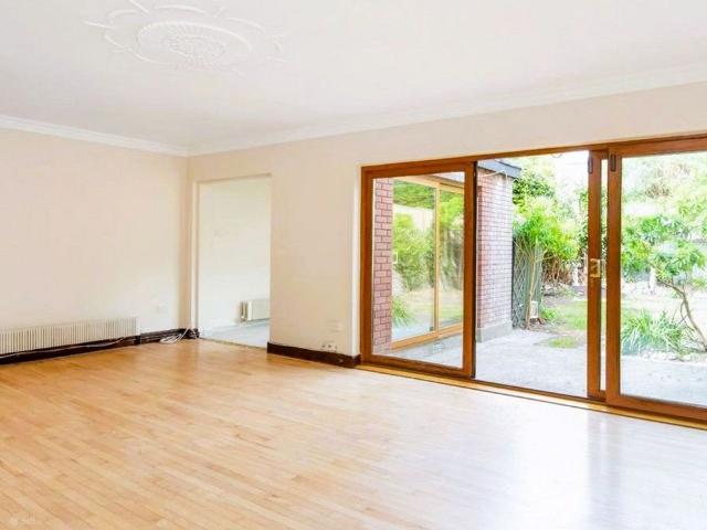 Raglan Lane, Ballsbridge, Dublin 4