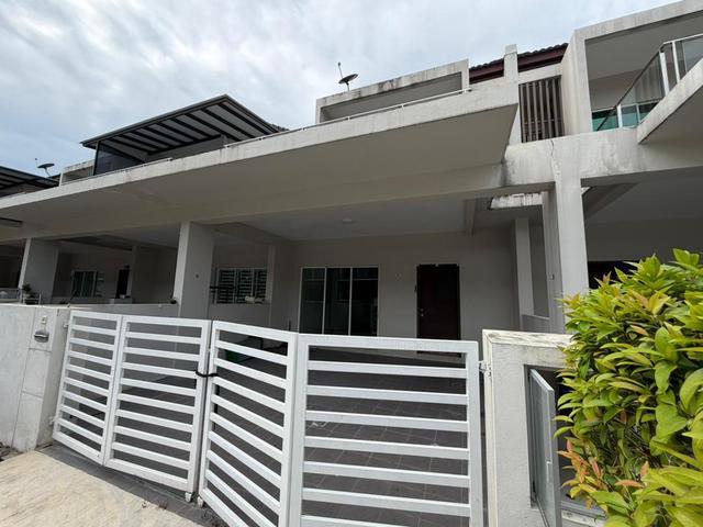 Raintree Park Gate Guarded Residence Super Cheaper 2Storey Terrace