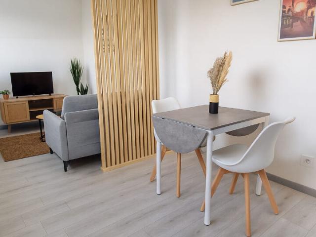 RAISMES, Appartement T2 Meublé